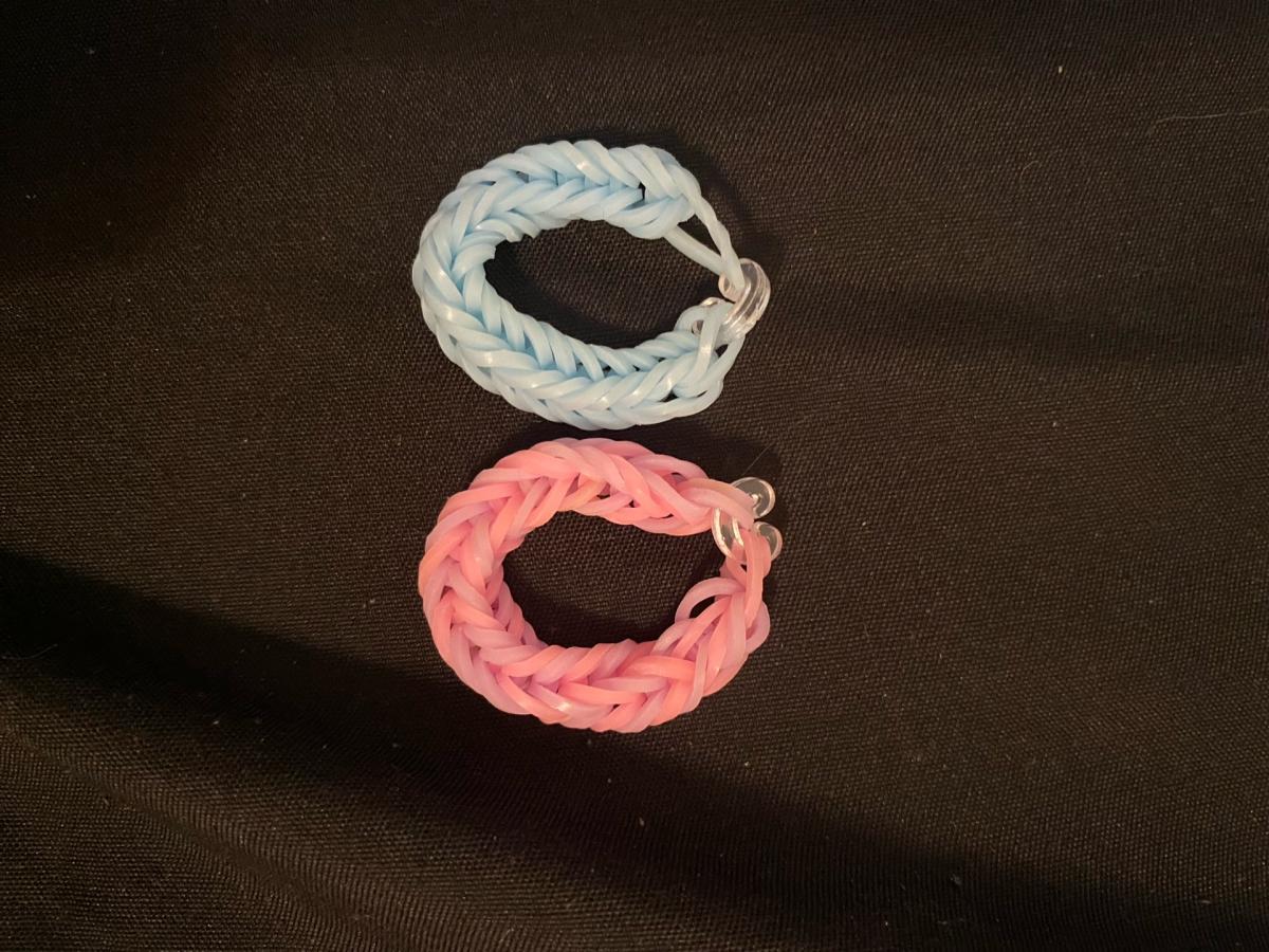 blue and pink rings