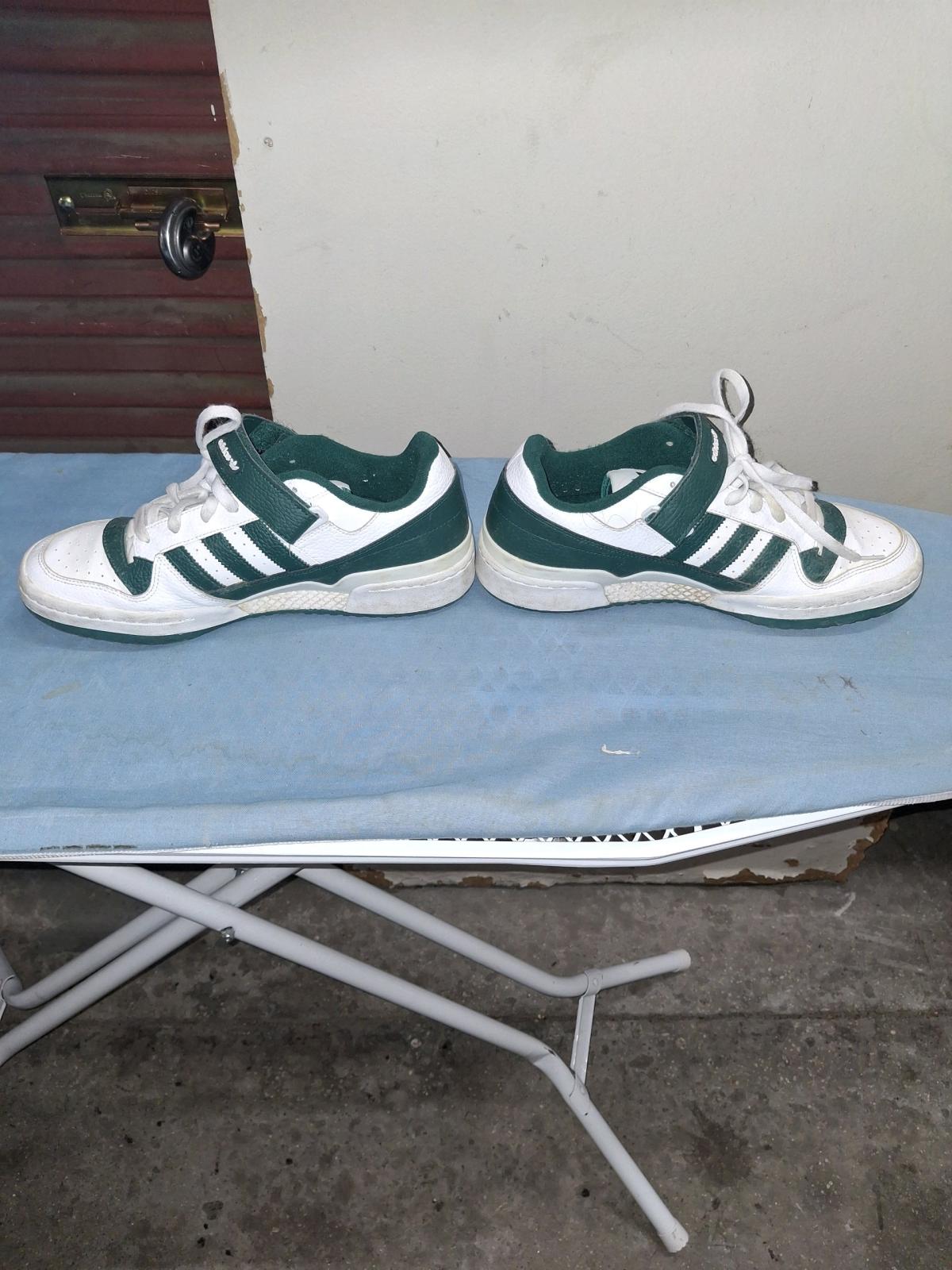 Brand New Mens Size 10 and a half Adidas Forum Low Sneakers