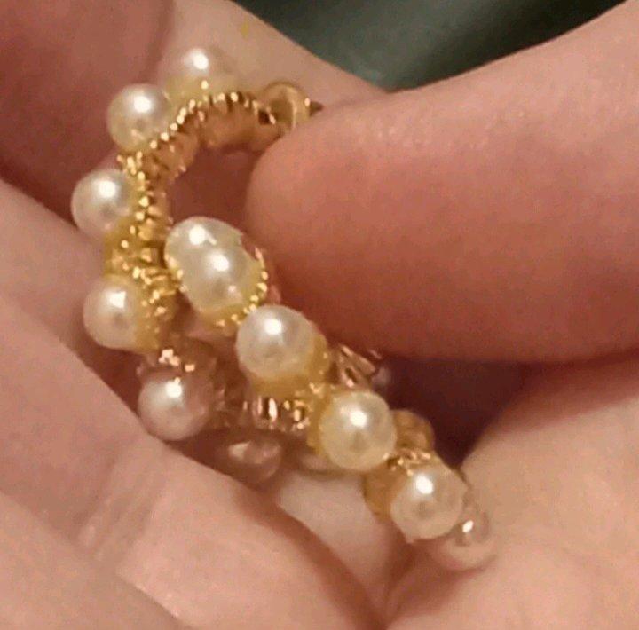 gold tone earrings