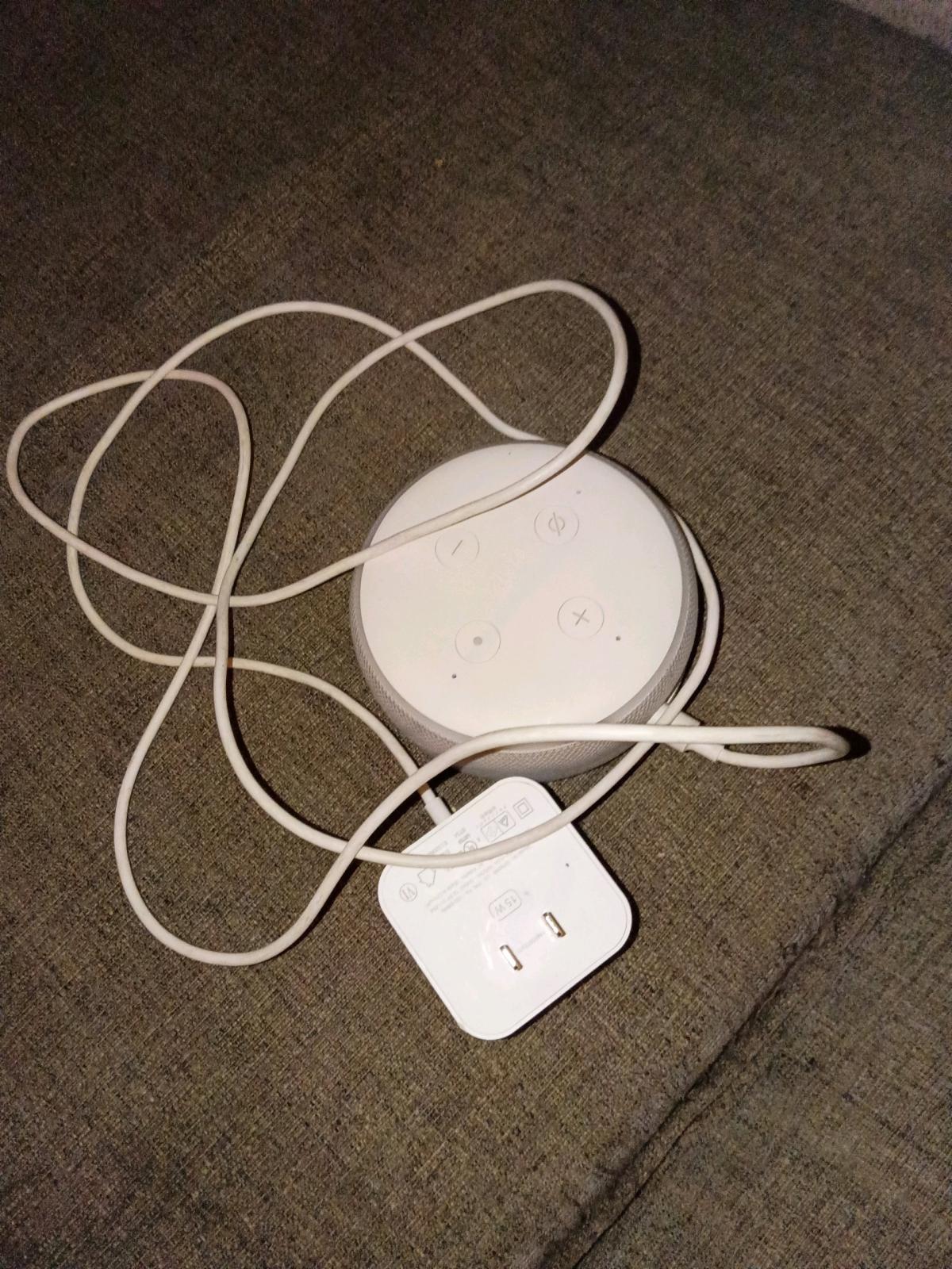 echo gen 3 used not in the box but still very good and works