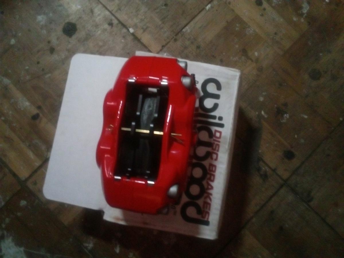 2 wilwood disc brake calipers red