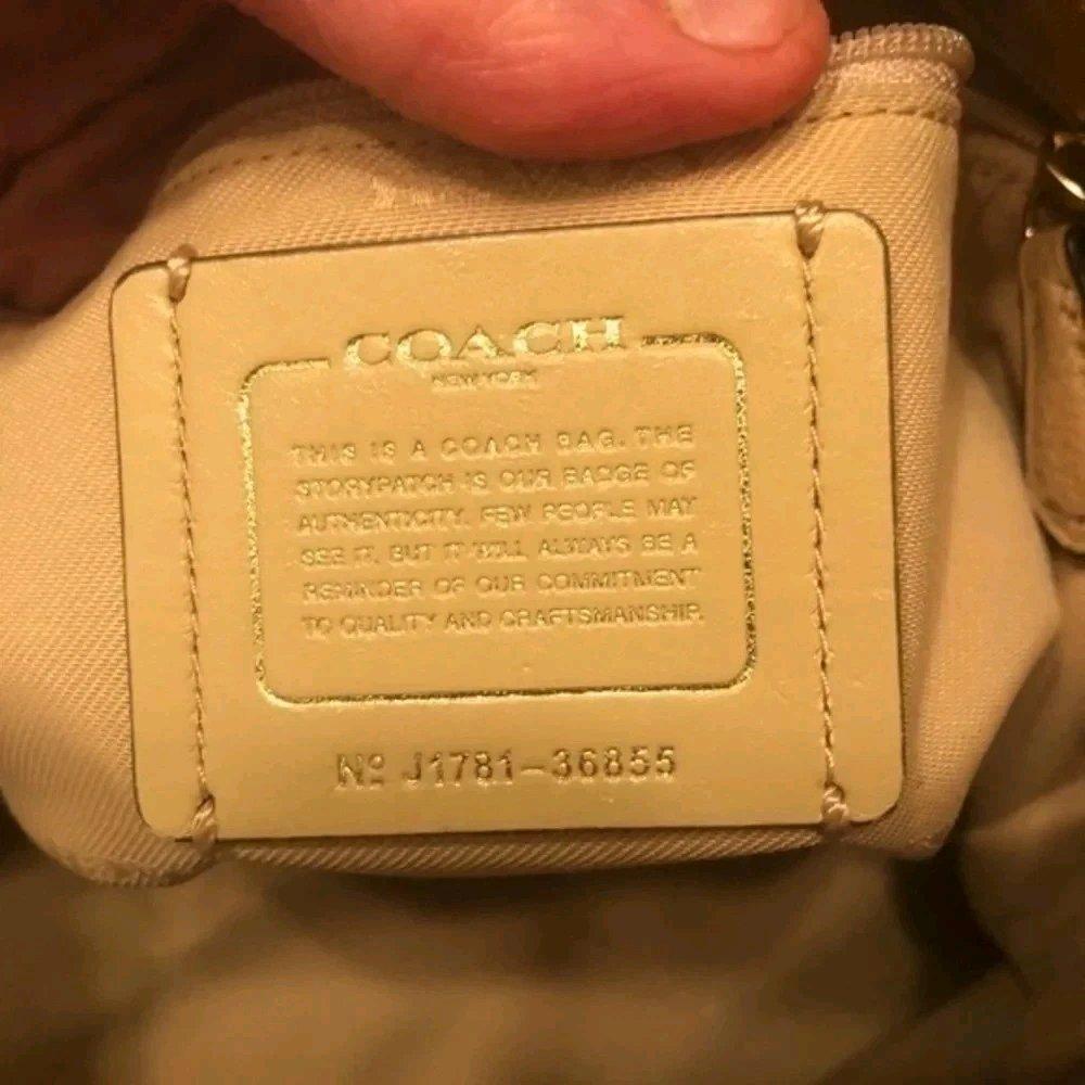Coach Turn lock Edie Light Brown 36855