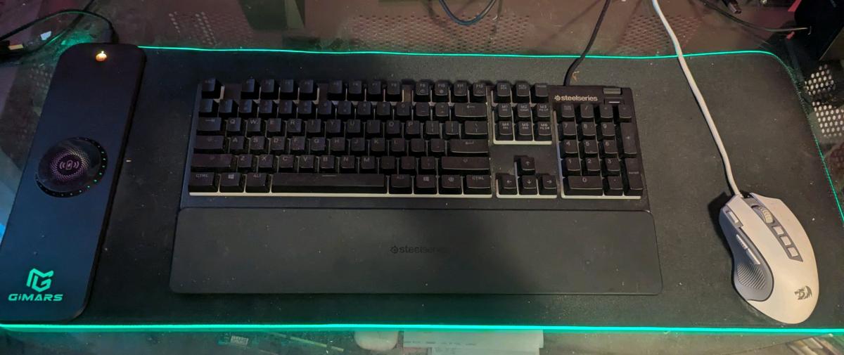 SteelSeries Apex 3 RGB Keyboard GiMars 15W Pad and Mouse