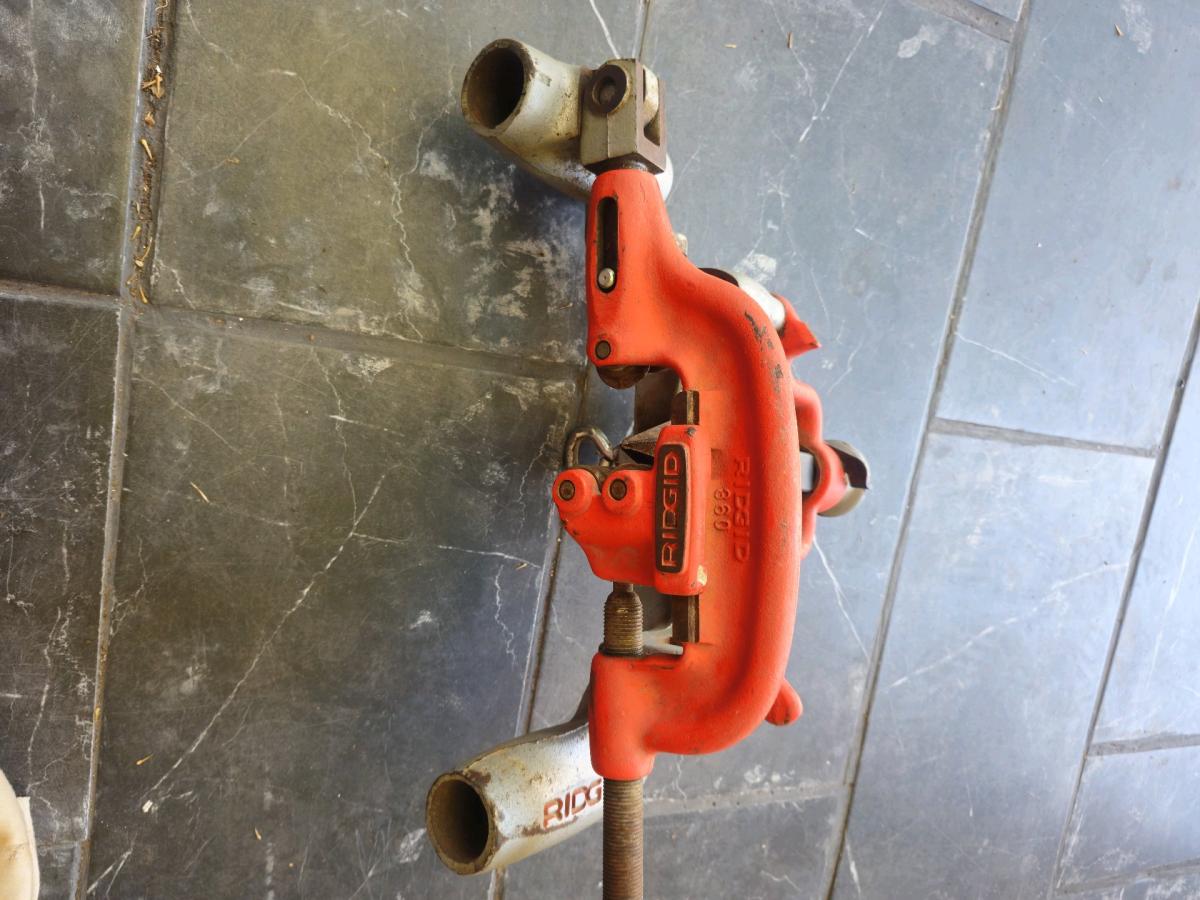 ridgid pipe cutterthreaded attachment