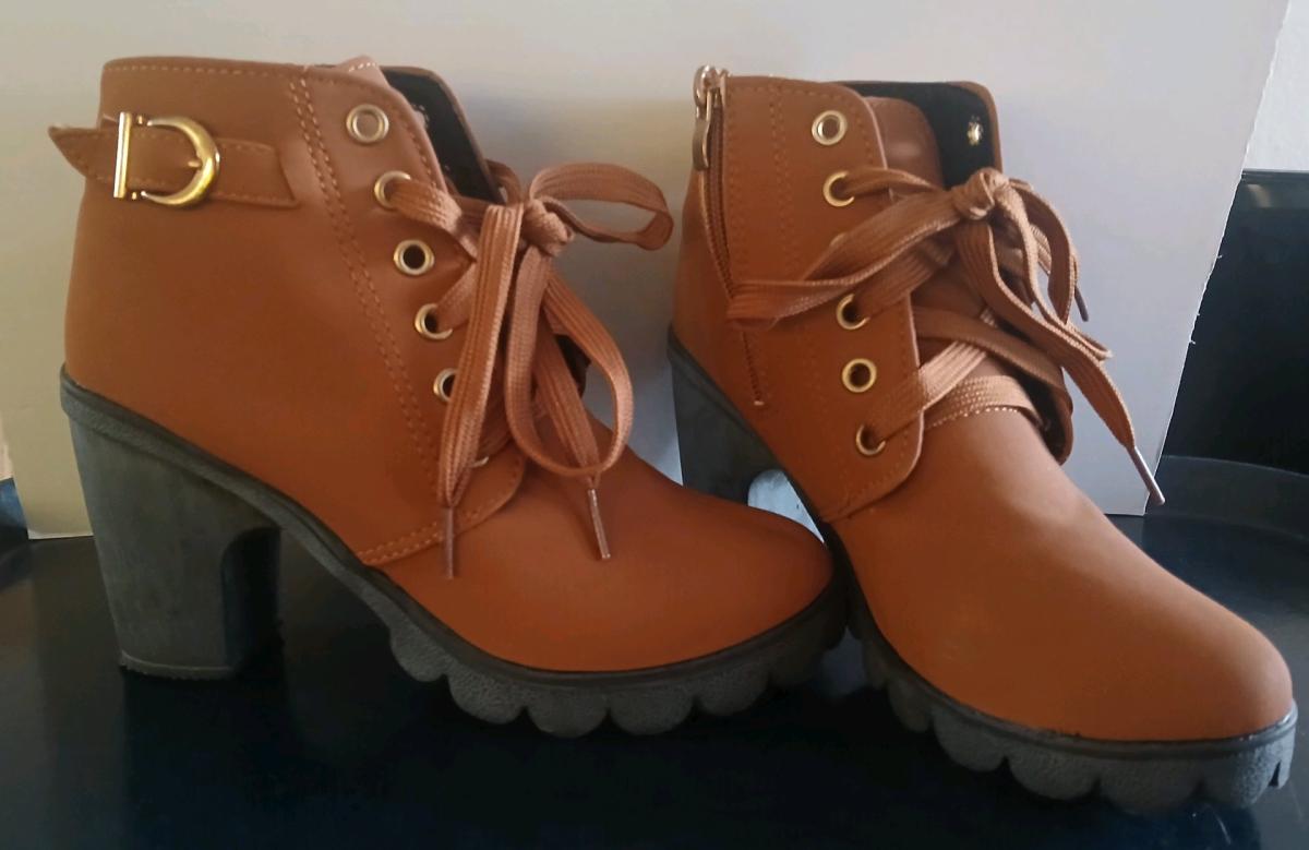 Used but Still New Comfy and Brown Heels Ankle Boots