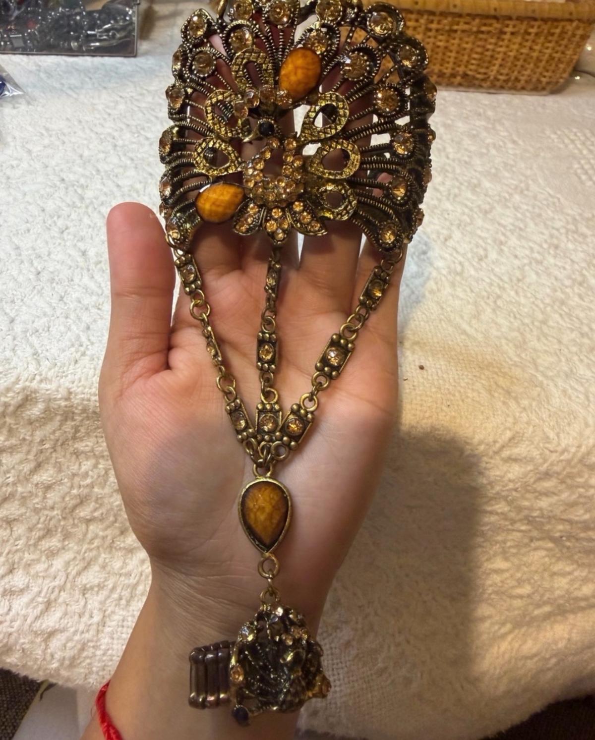 vintage victorian jewerly style