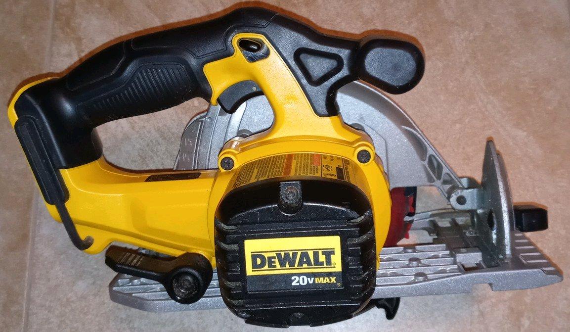 DeWalt Cordless Saw and Blade and Charger