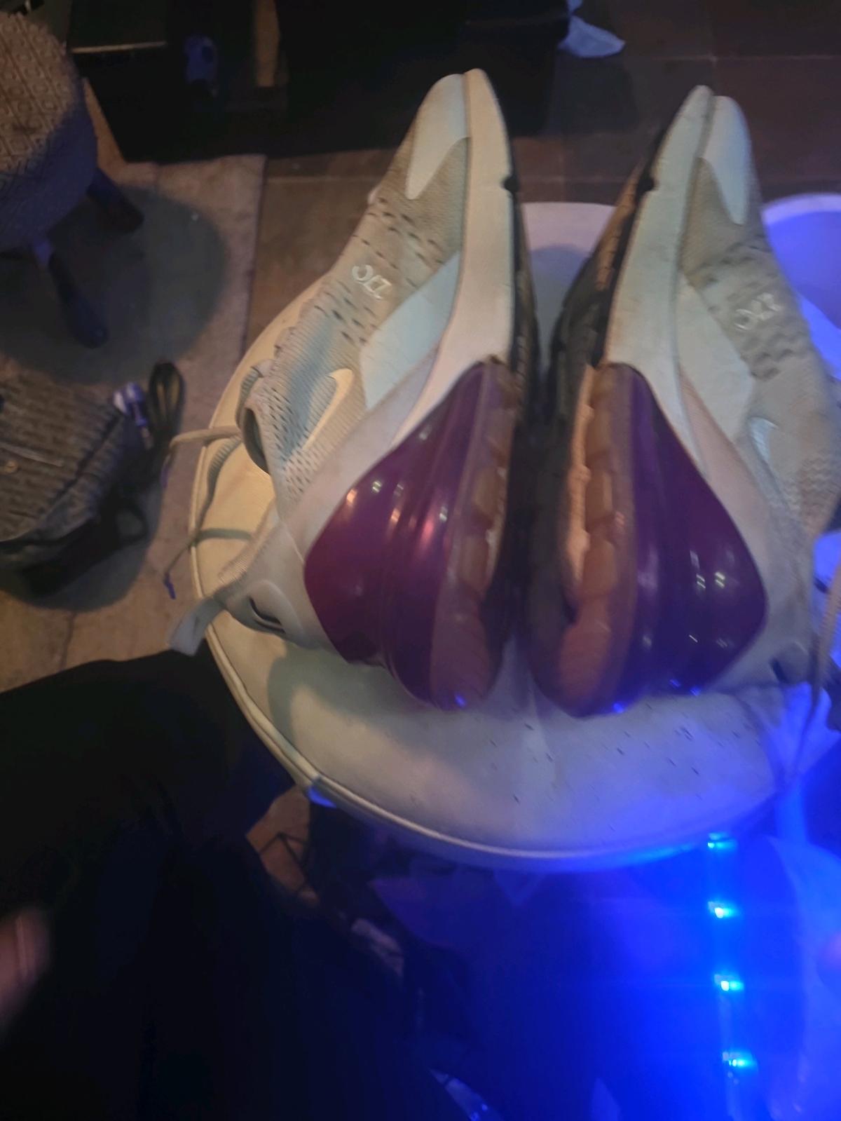 Nike Womens Air Max 270