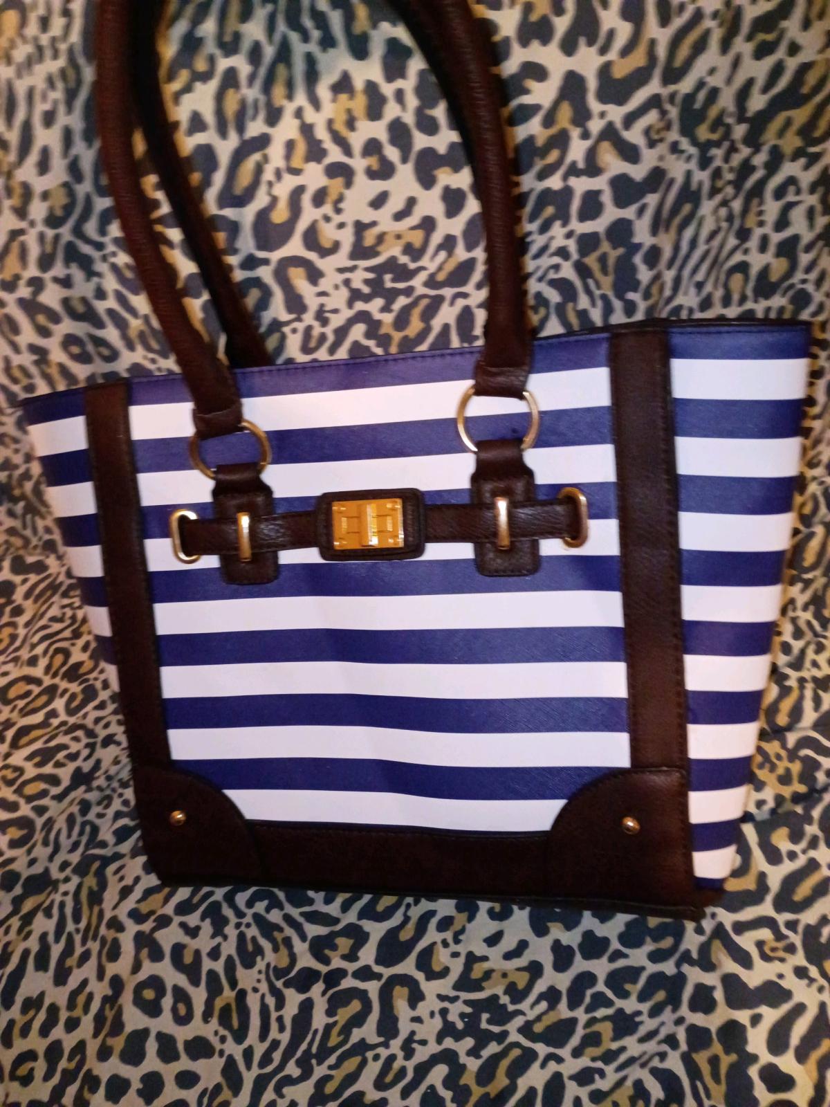 Bulldog womens conceal and carry purse