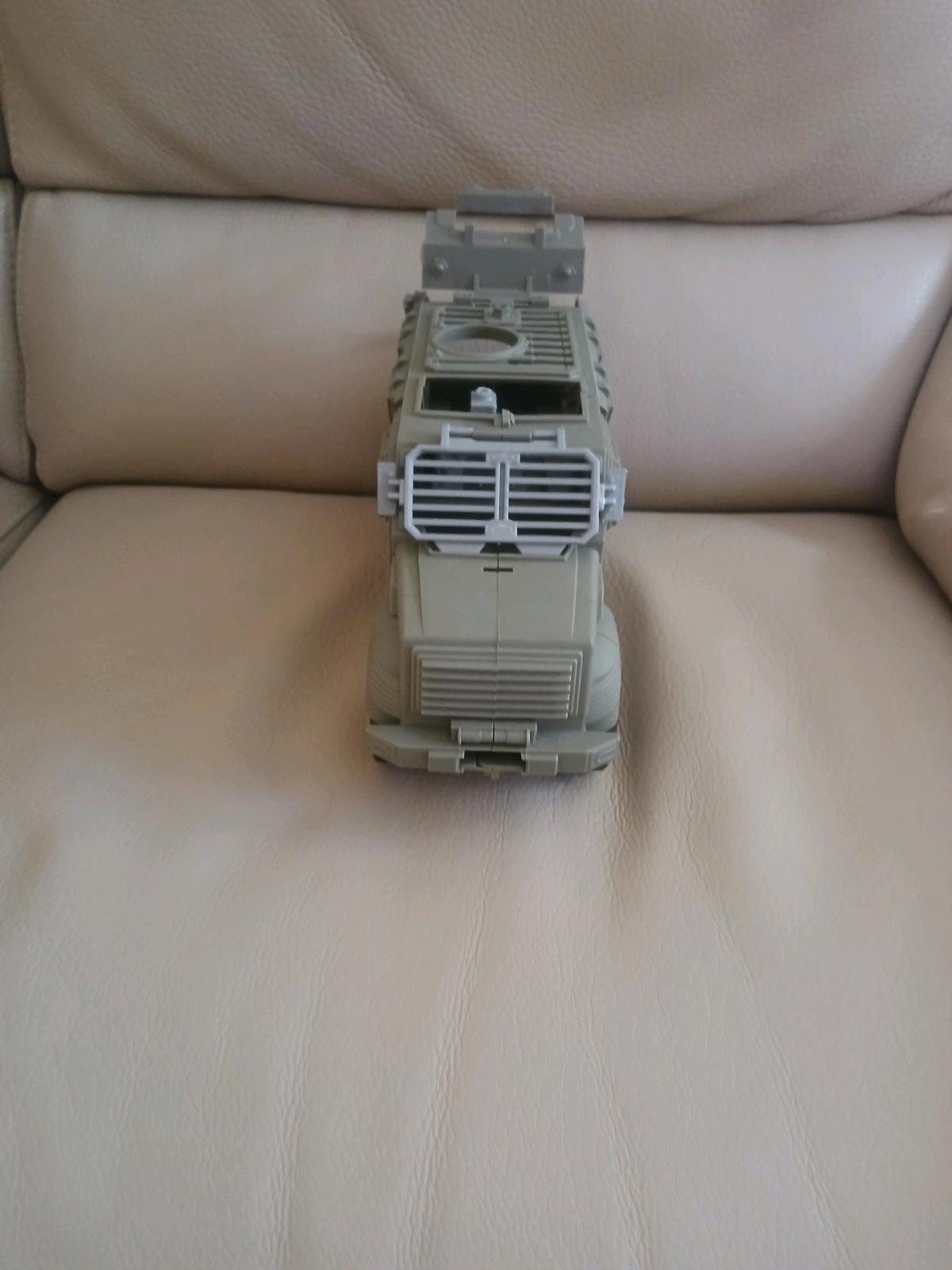 Toy car bundle orange car can turn into a robot