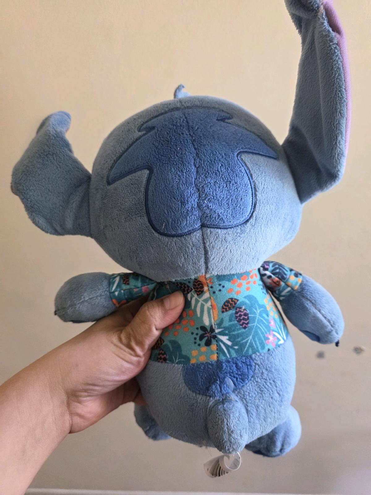 Stitch plush in Hawaiian shirt