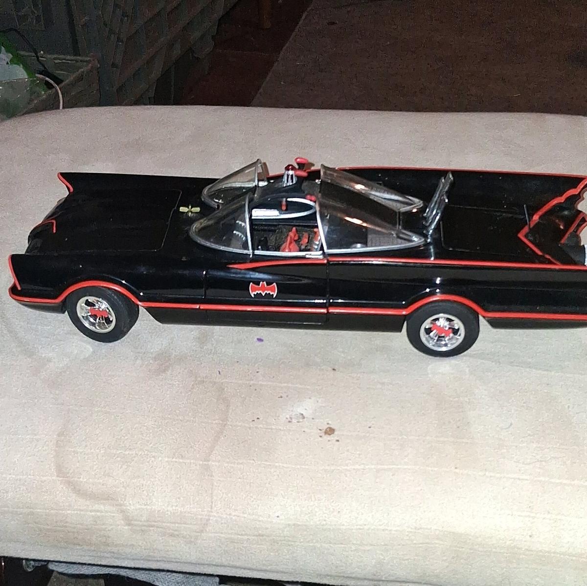 Hot Wheels 1966 TV Series Batmobile Batman Car 118 W1171