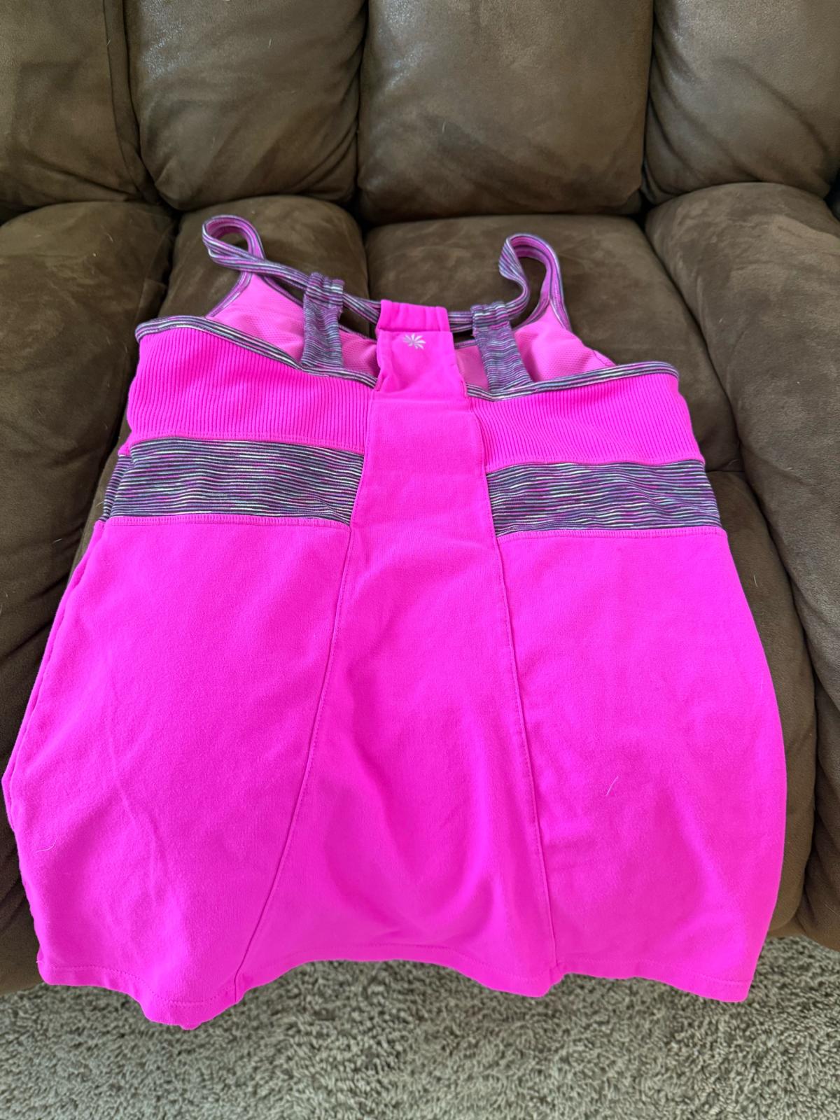 activewear tank top