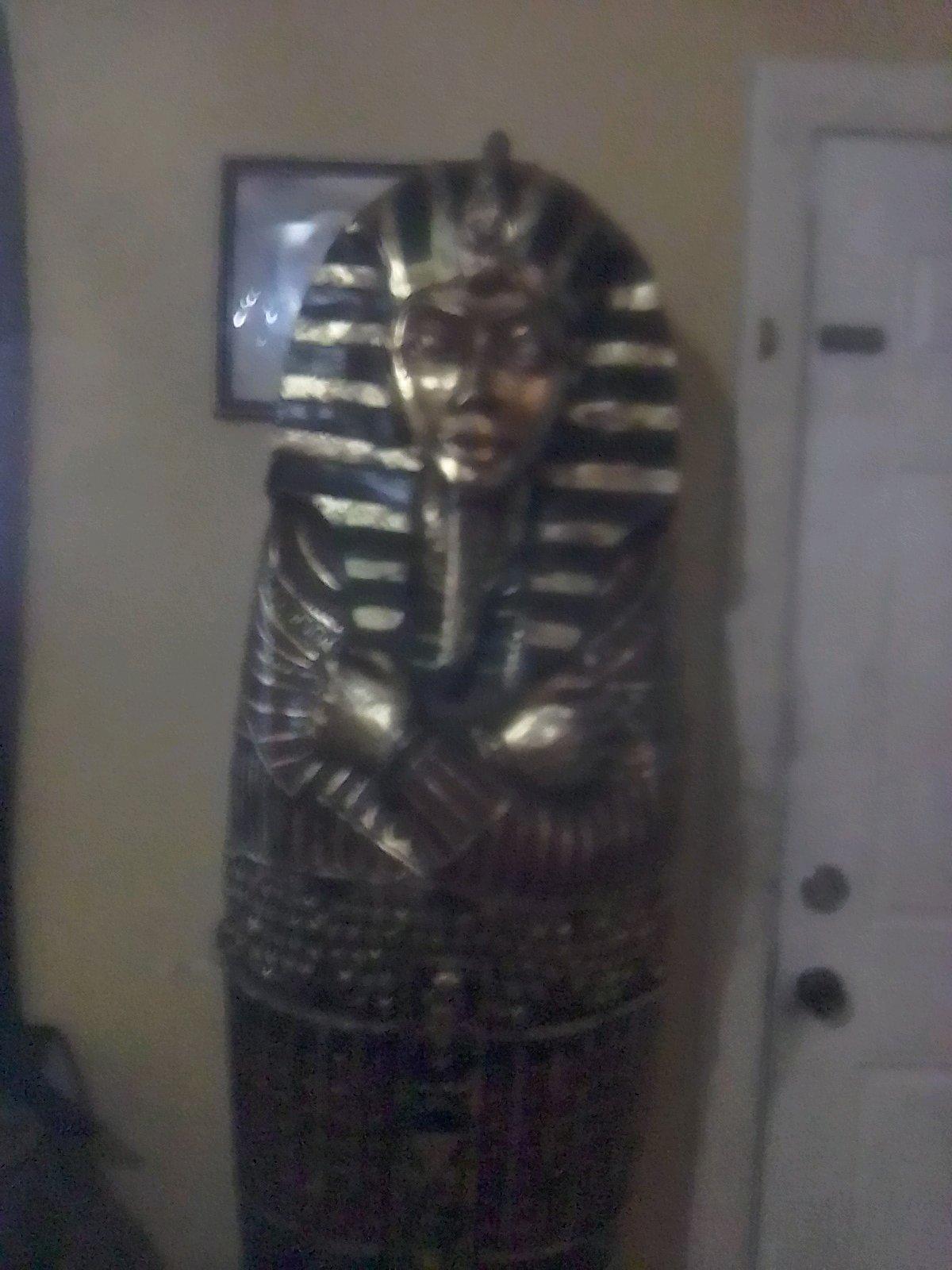 king Tut statue Bookshelf