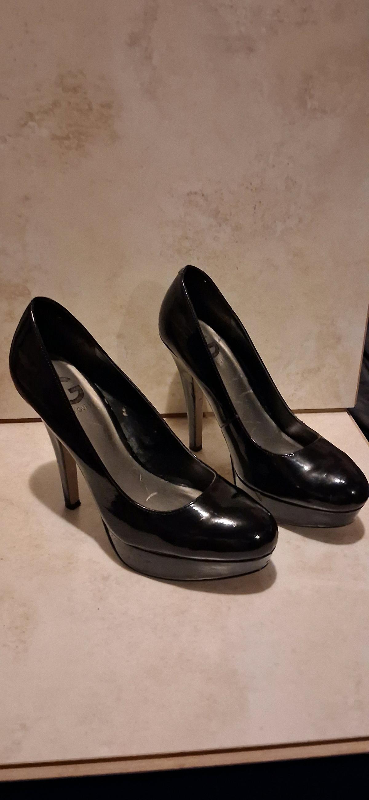 GUESS WOMENZ BLACK PATENT LEATHER HIGH HEELS SZE 9