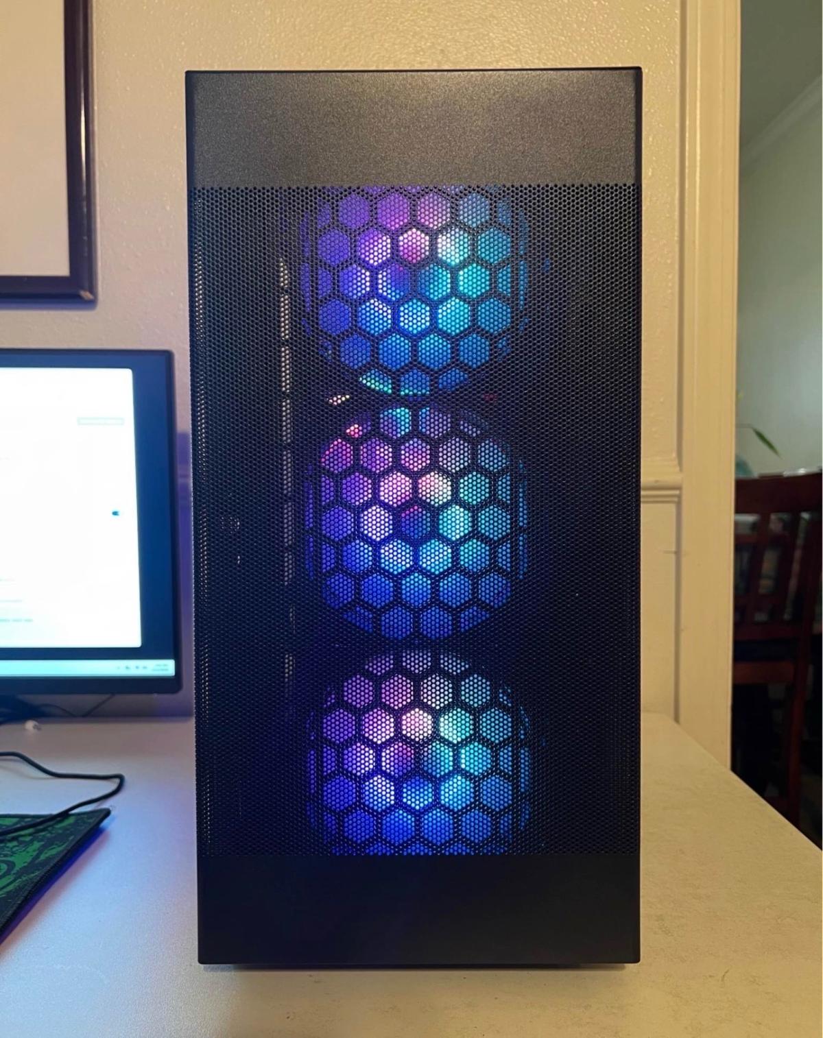 gaming pc working properly in good condition