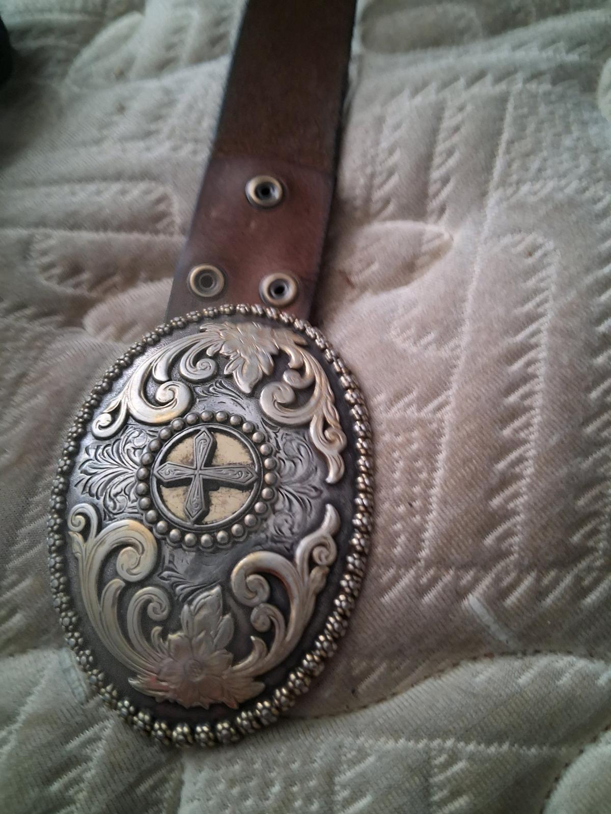 cross belt buckle