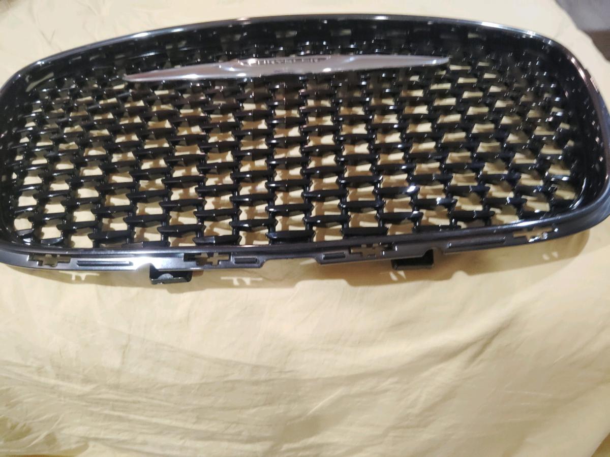 2017chrysler grille convertible 300