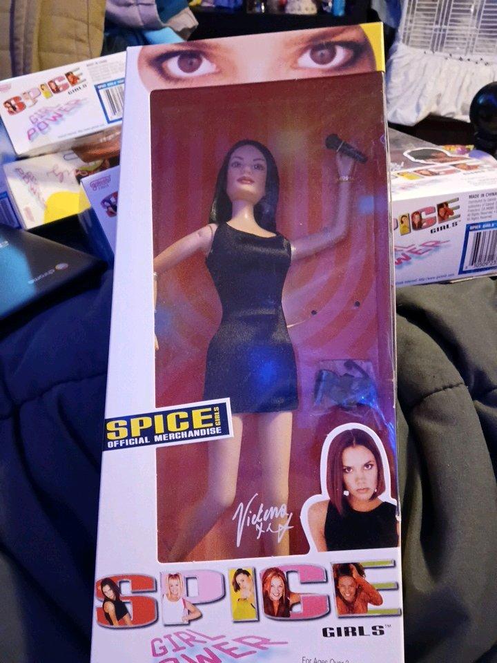 Spice Girls complete set new boxes