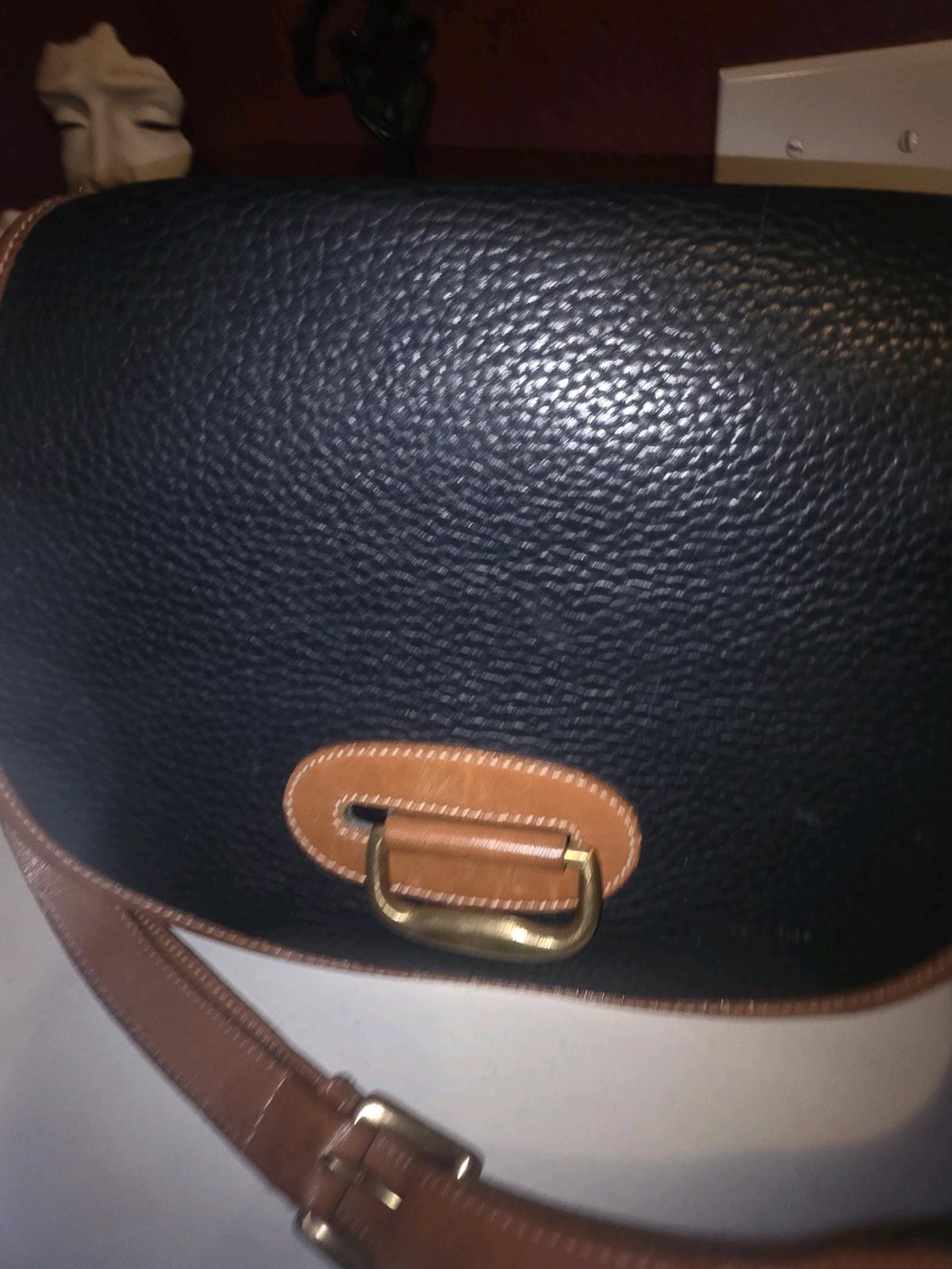 vintage black dooney and bourke crossbody bag