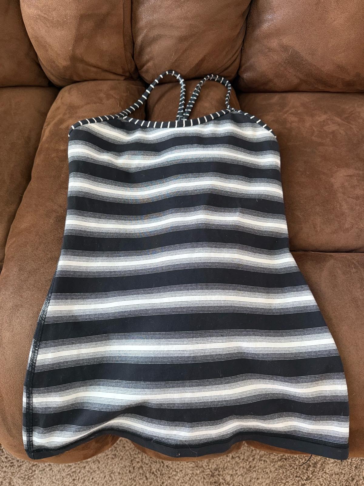 2 lululemon tanks