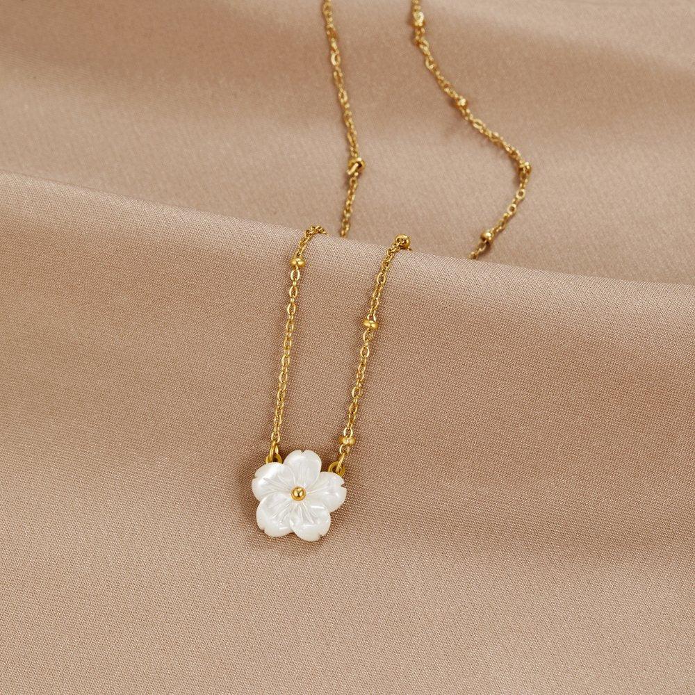 White Mother of pearl Flower necklace16"+2"