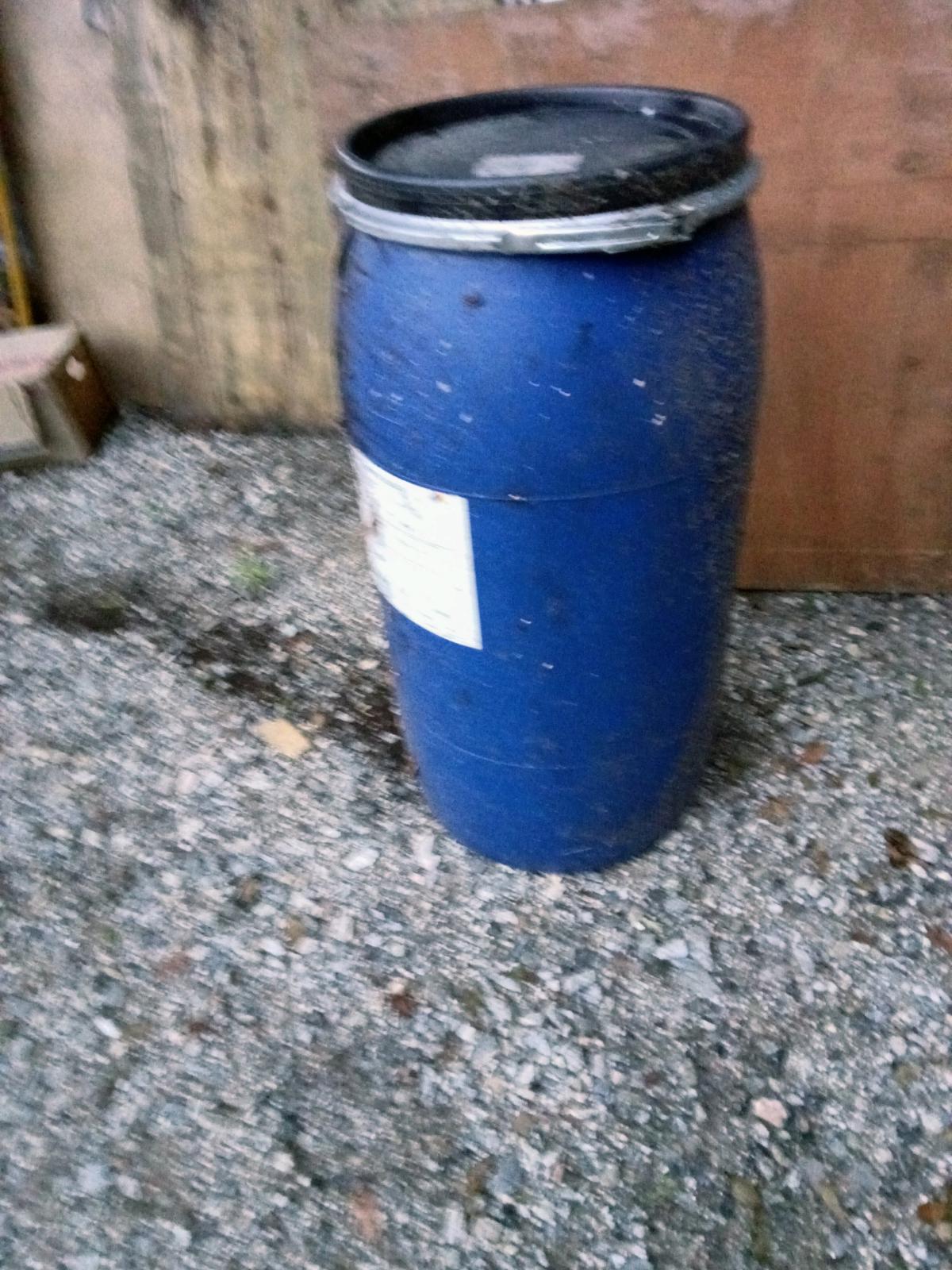 food grade barrels plastic to metal with lock and lid
