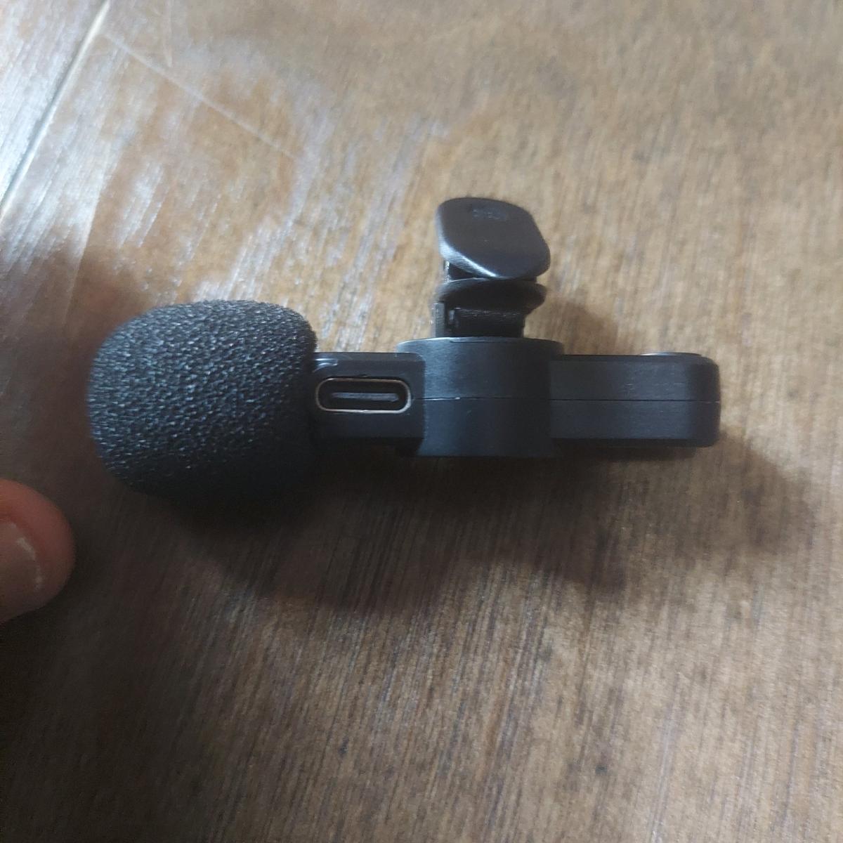 A very good 24GHz wireless microphone it includes a charger