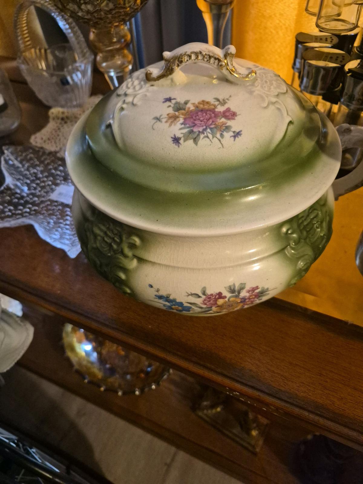 Chamber pot vintage never used in modern time haha