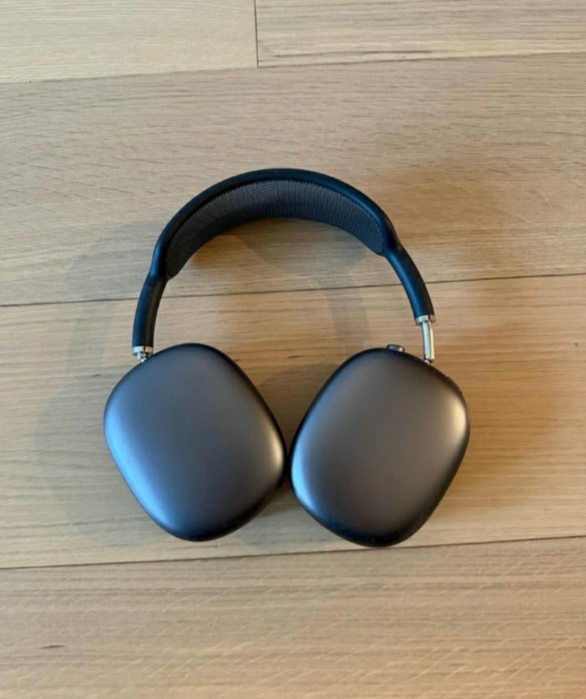 AirPod max working perfectly