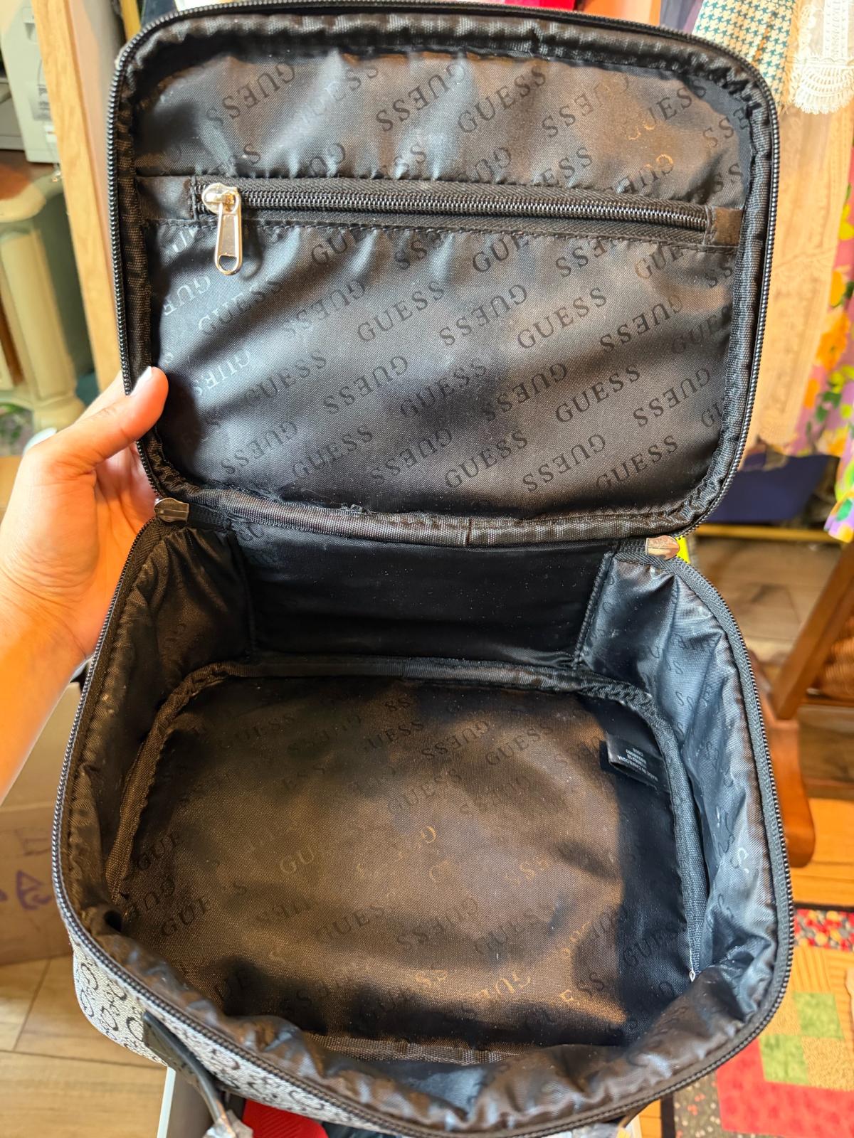 Guess make up Bag