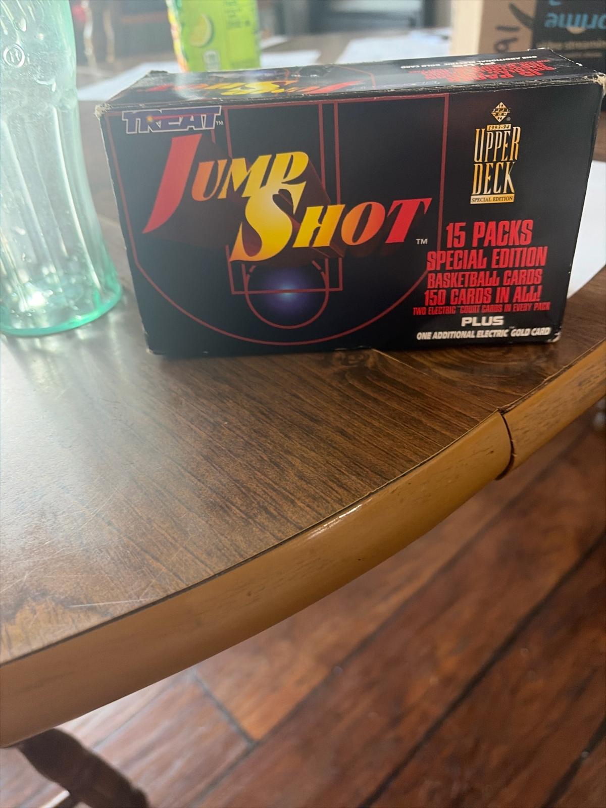 1994 150 card box of upper deck jumpshot
