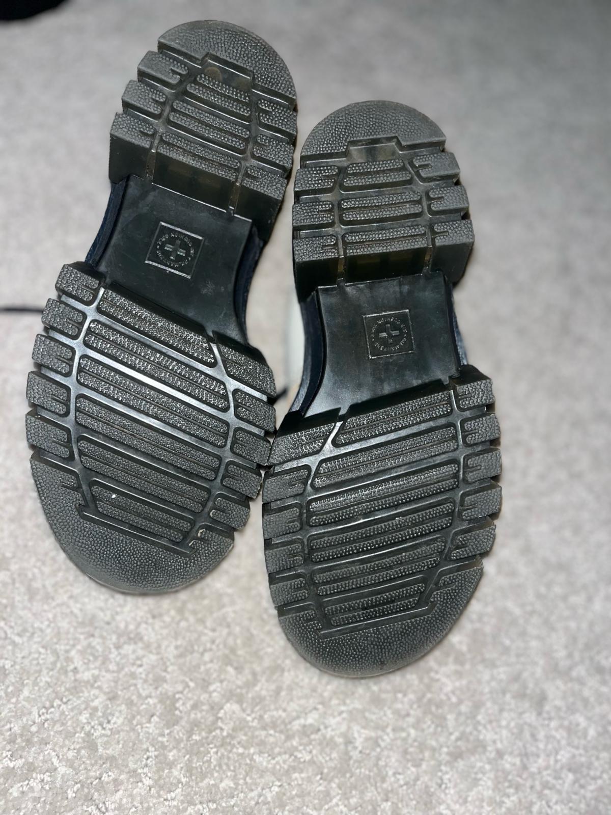 Kick rocks ft Dr Martens size 6 in women