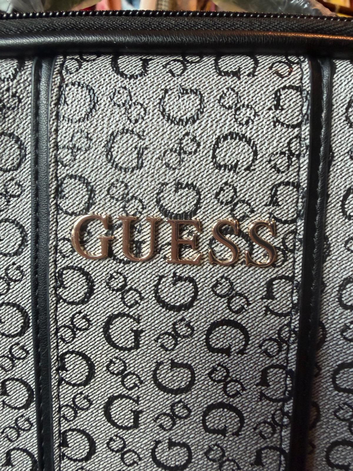 Guess make up Bag