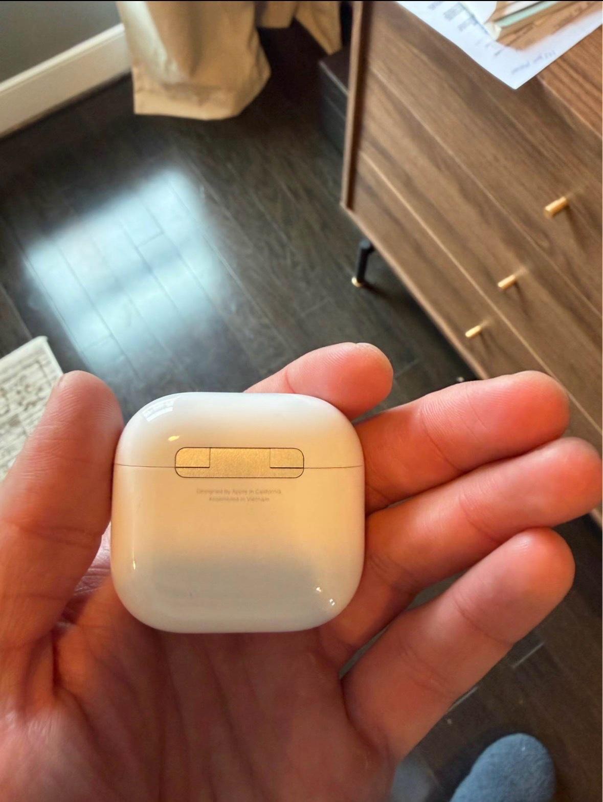 white AirPods good condition