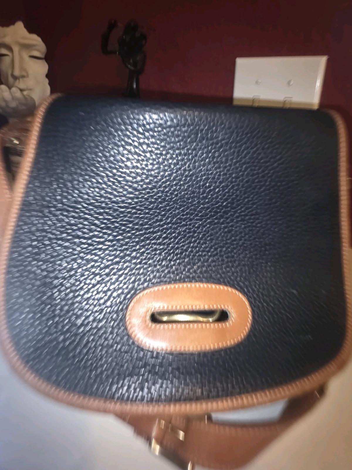 vintage black dooney and bourke crossbody bag