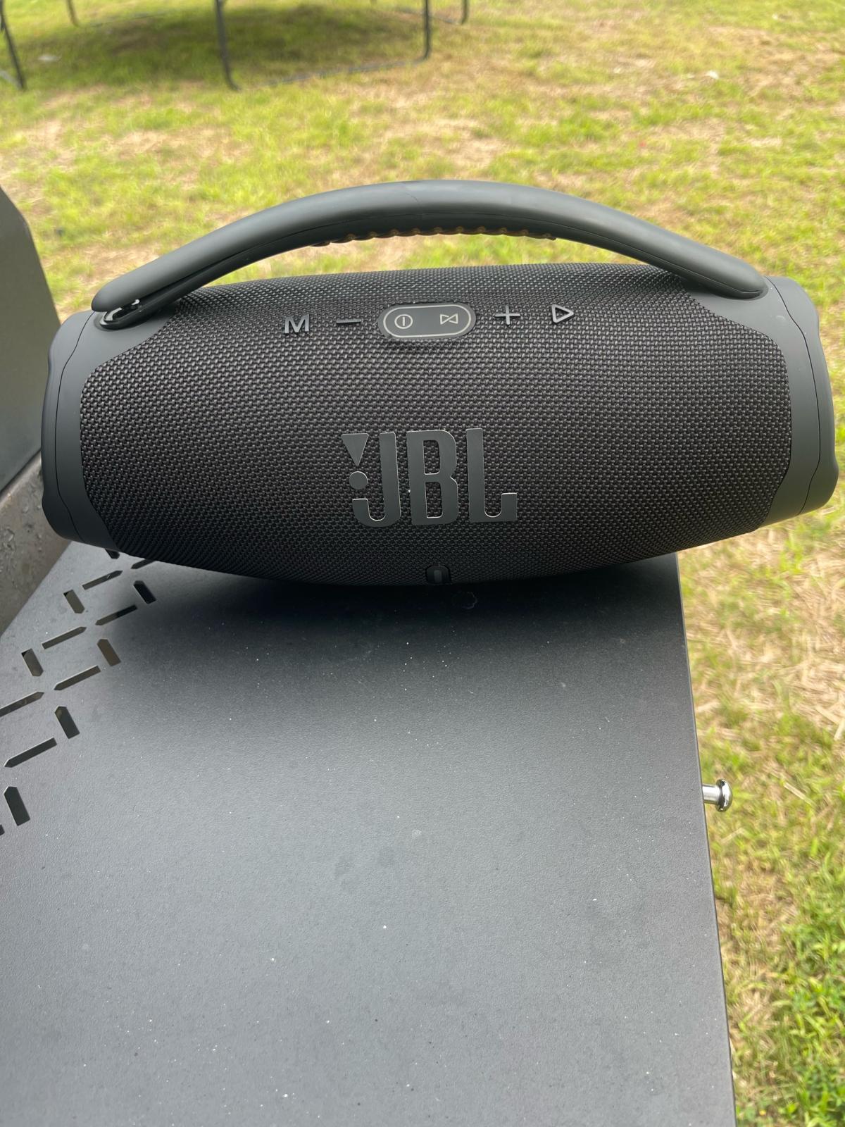 JBL Speaker 3 Powerful sound deep bass and Bluetooth connect