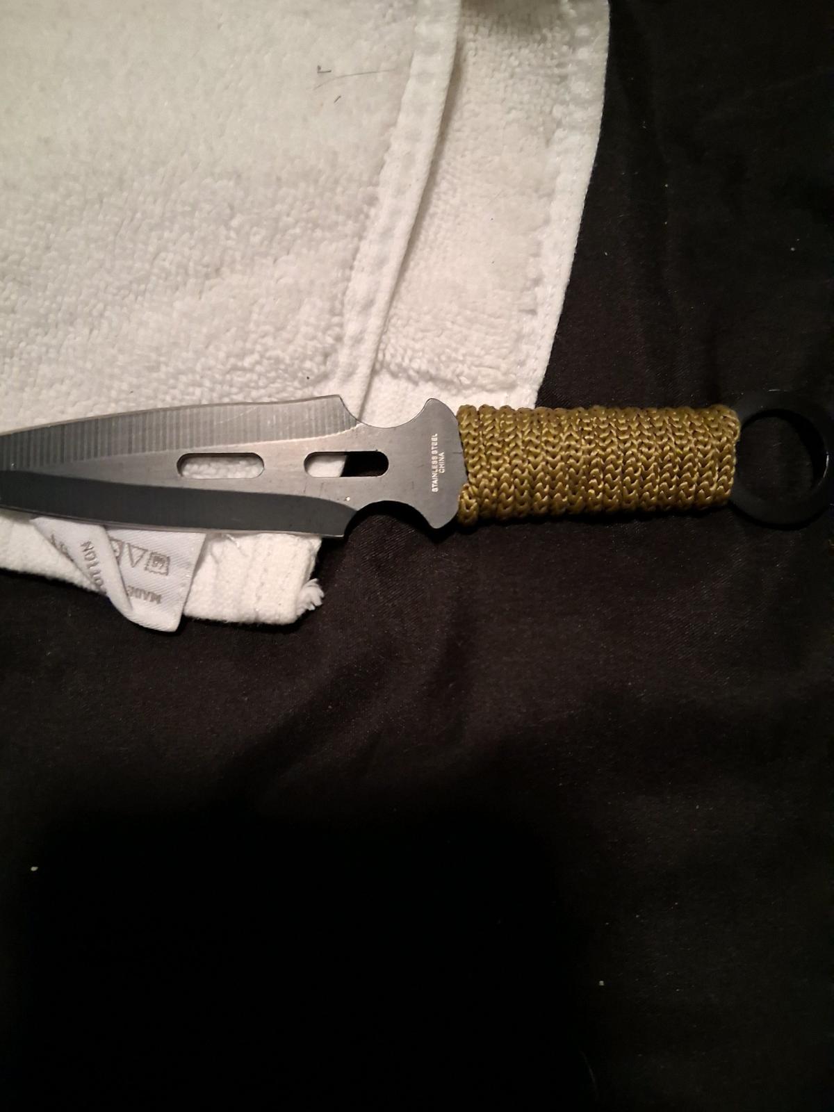 throwing knives