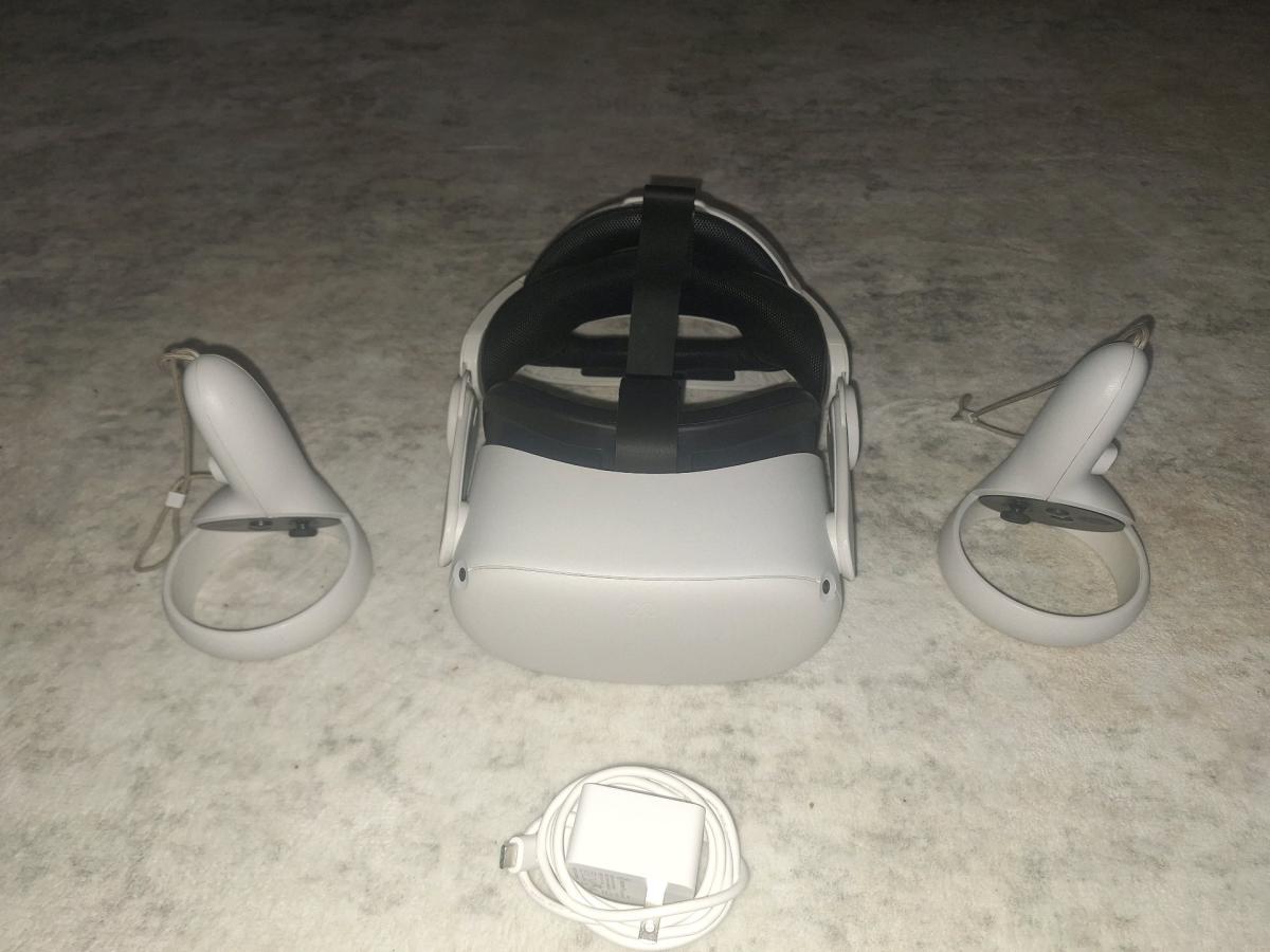 Meta Quest 2 128GB VR Headset Used