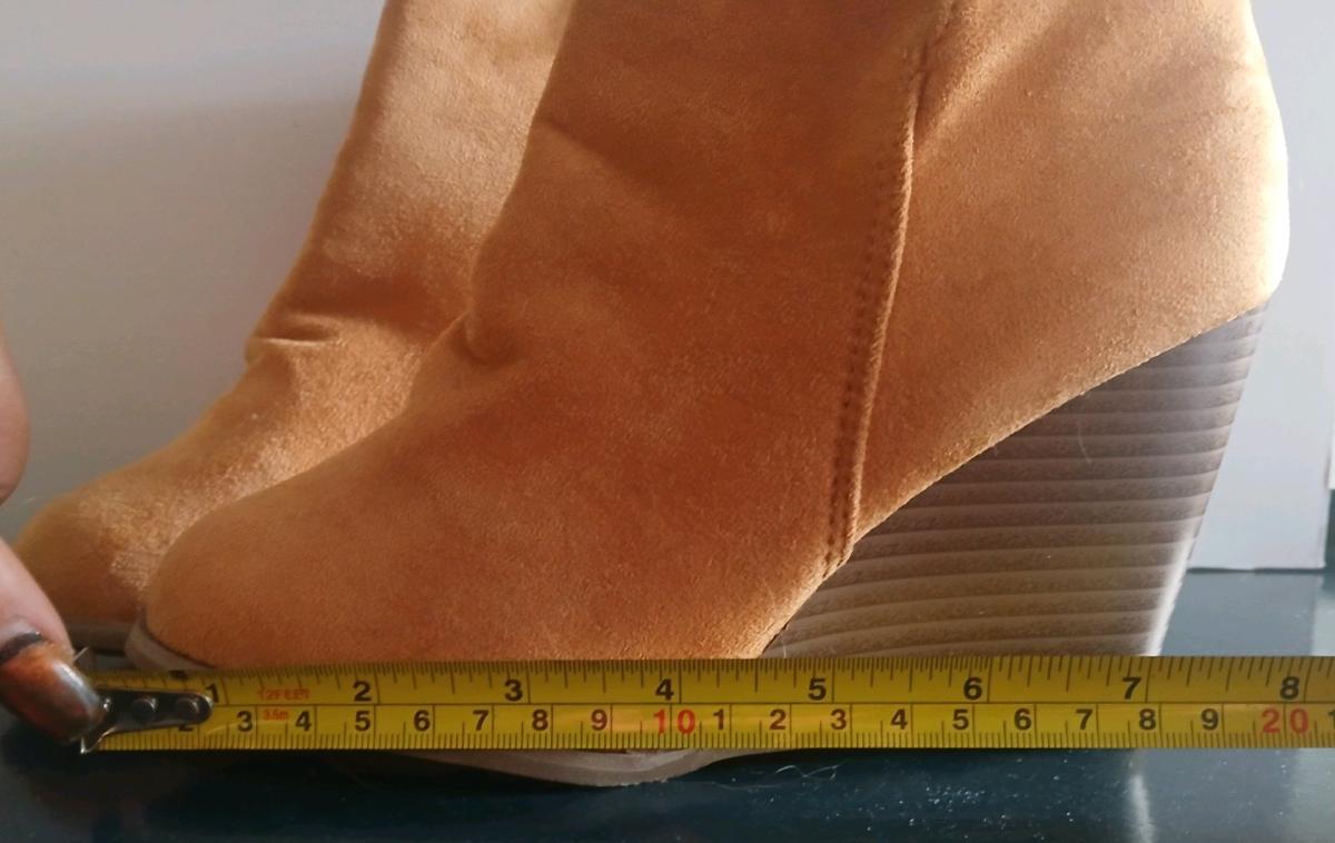 Used but still Good Comfy an Beauty Mustard Heel Ankle Boots