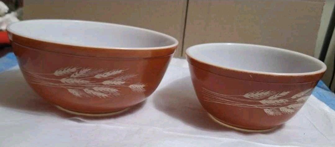 Vintage Pyrex Mixing Nesting Bowls