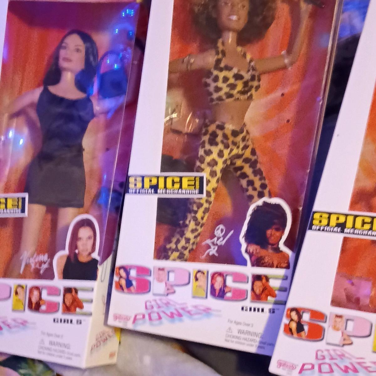Spice Girls complete set new boxes