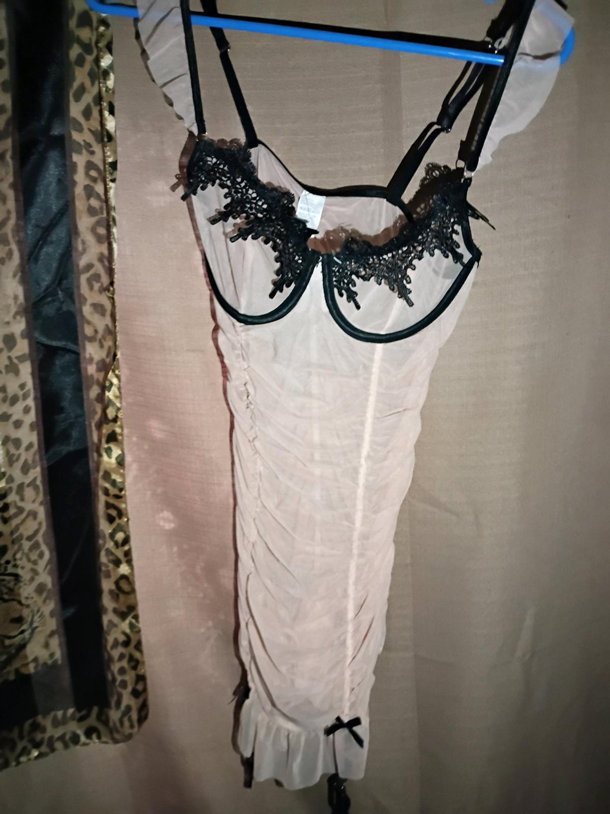A Nice Womens New Sexy Light Pink Lingerie Outfit with Panti