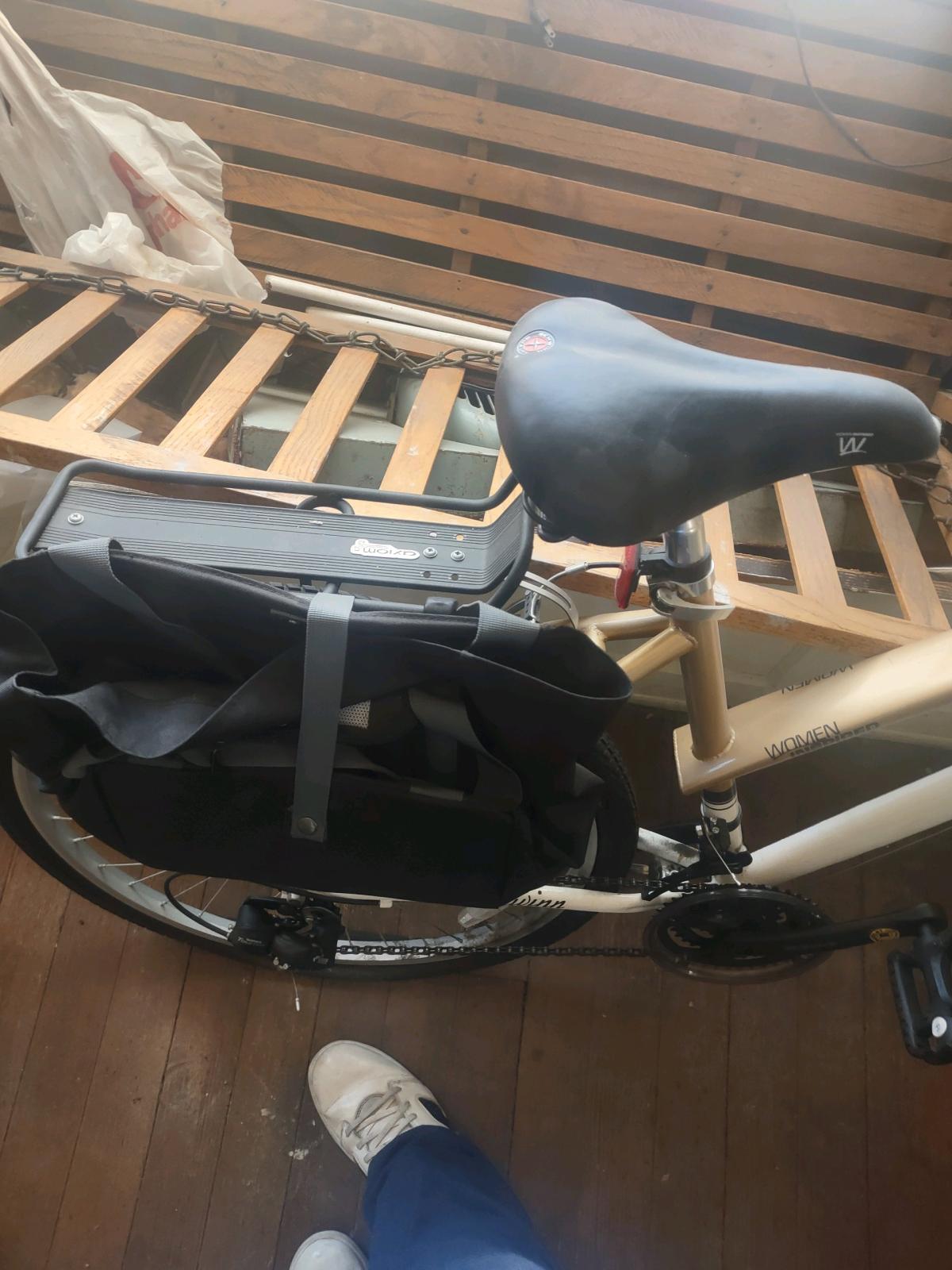 Schwinn Skyliner 21 Speed Hybrid Comfort Bike