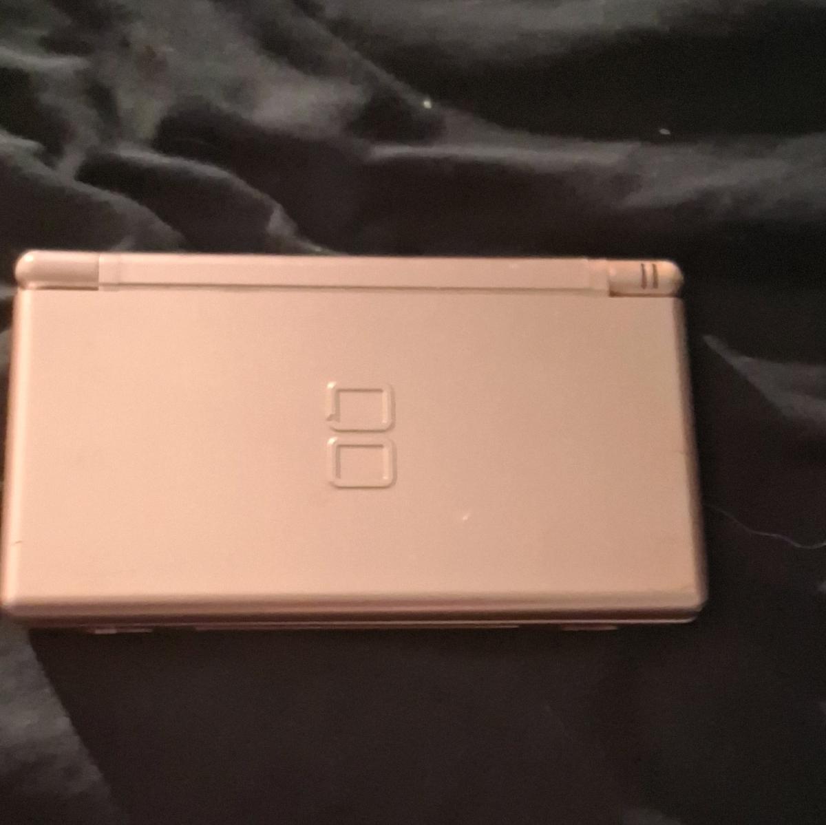 Rose Pink Nintendo DS Lite