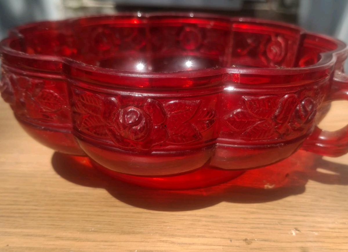 Vintage Jeanette Glass Aztec Rose Flashed Red 2 Handled Bowl