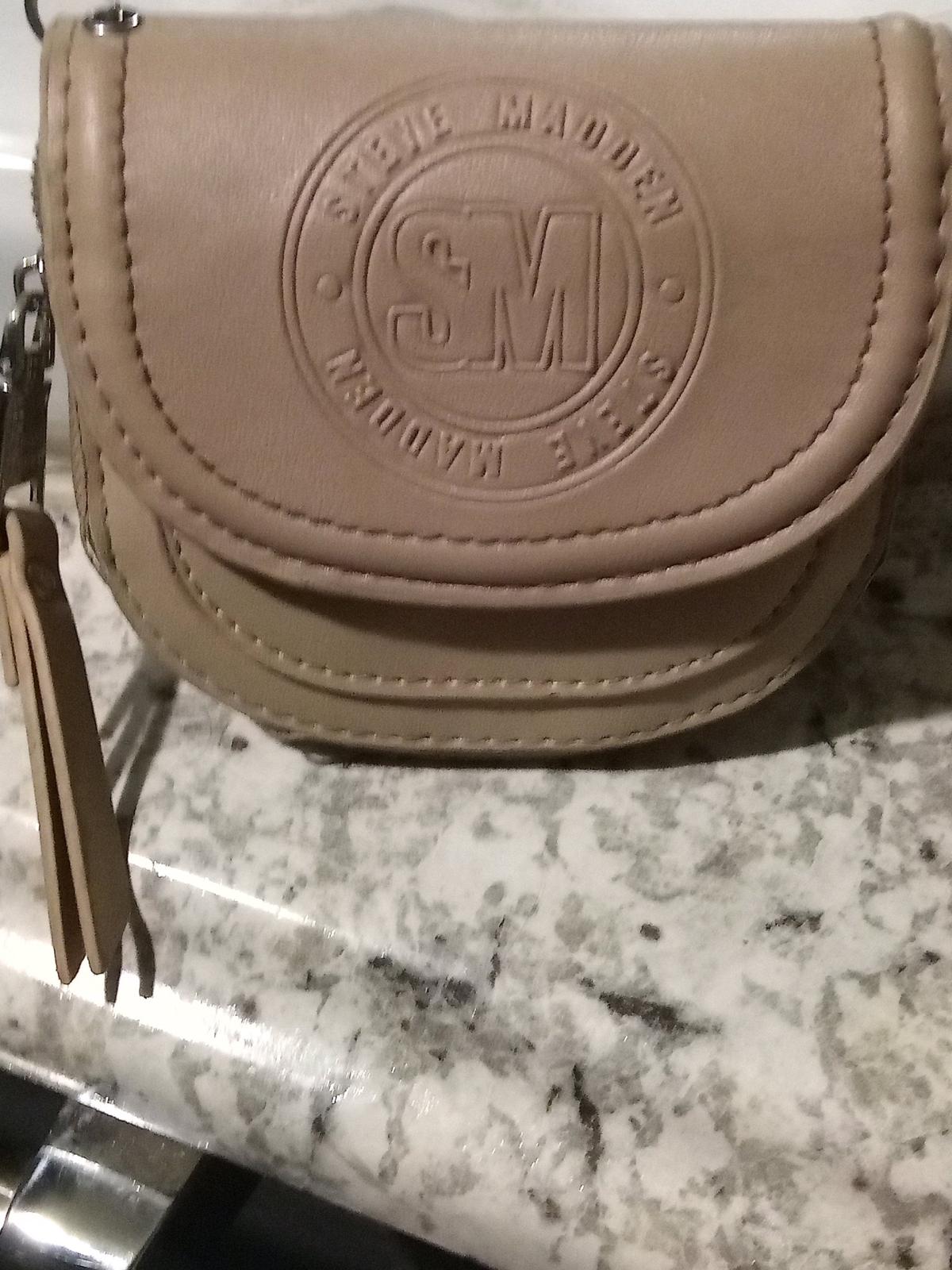 Steve Madden coin purse beige Color