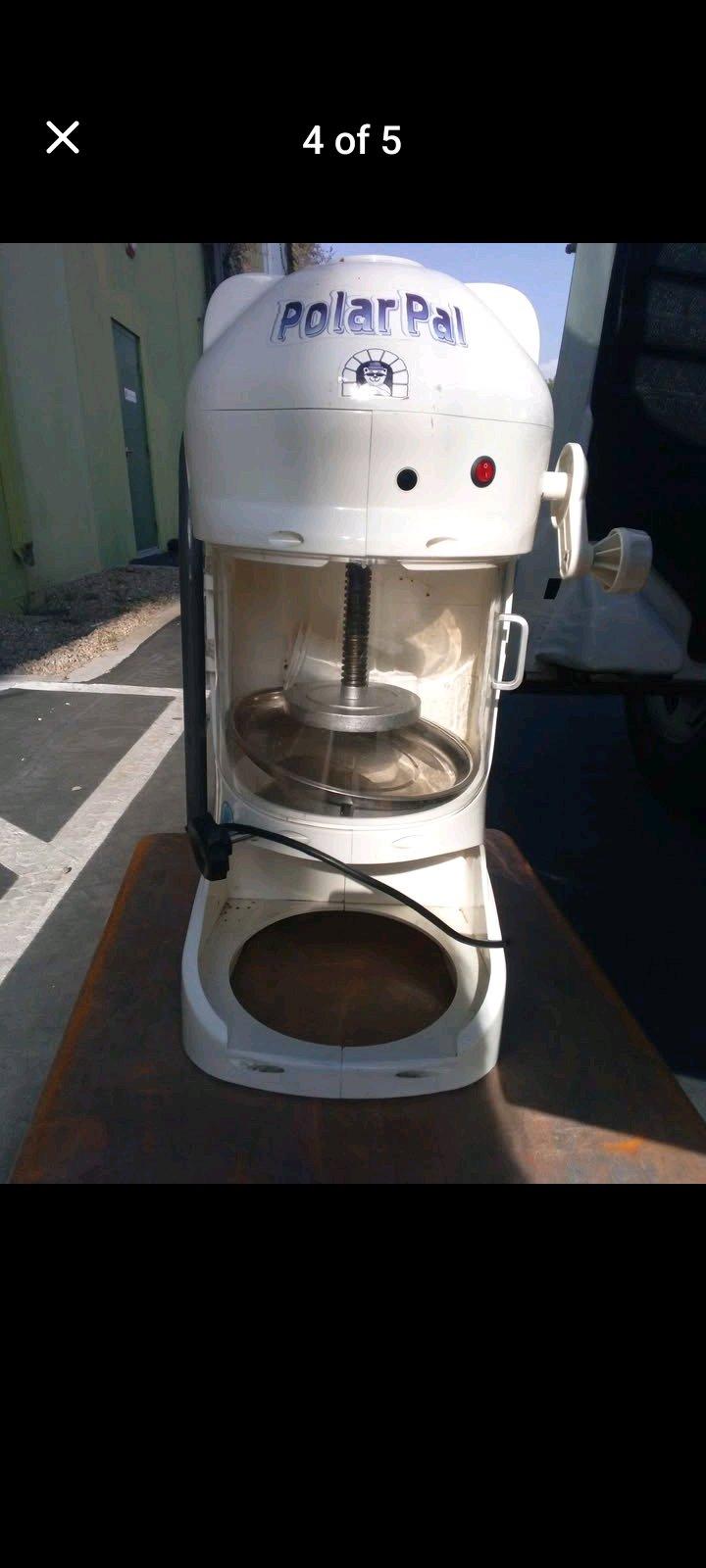 Polar Pal Delicious  Ice Drink maker