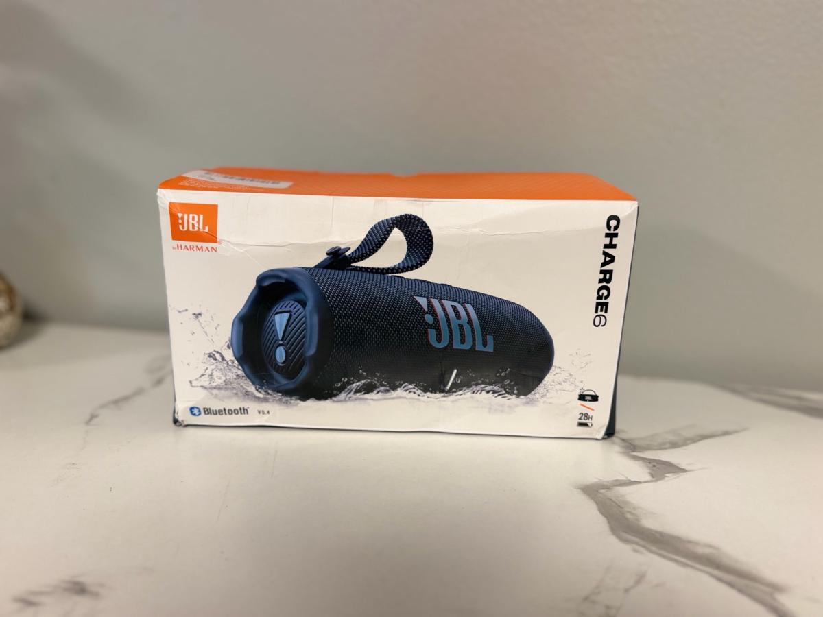 JBL Charge 6 Portable Bluetooth Speaker  Dark Blue  28H Play