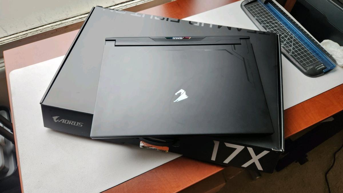 RTX 4090 GAMING LAPTOP 17 INCH